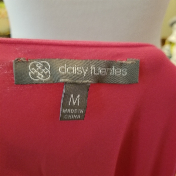 🆕️Daisy Fuentes Women's Top - Picture 2 of 9